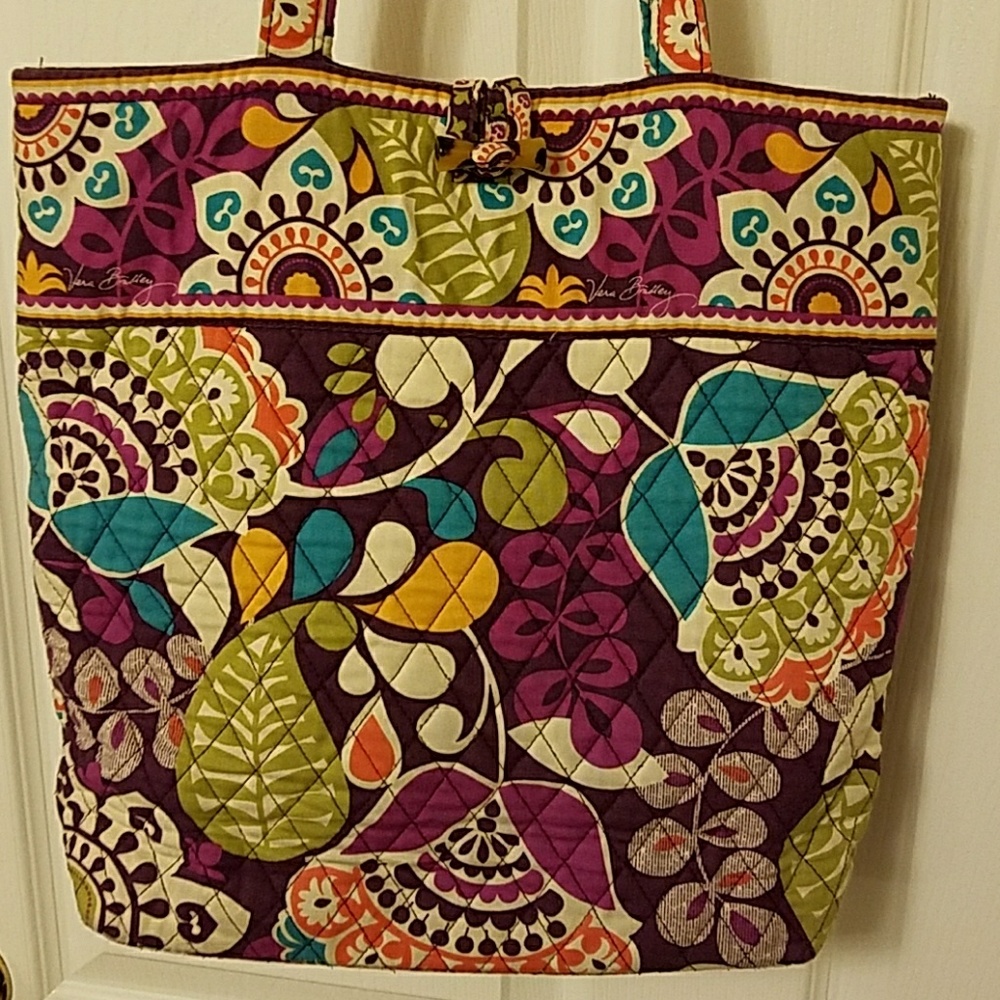 2 piece Vera Bradley Tote with wristlet